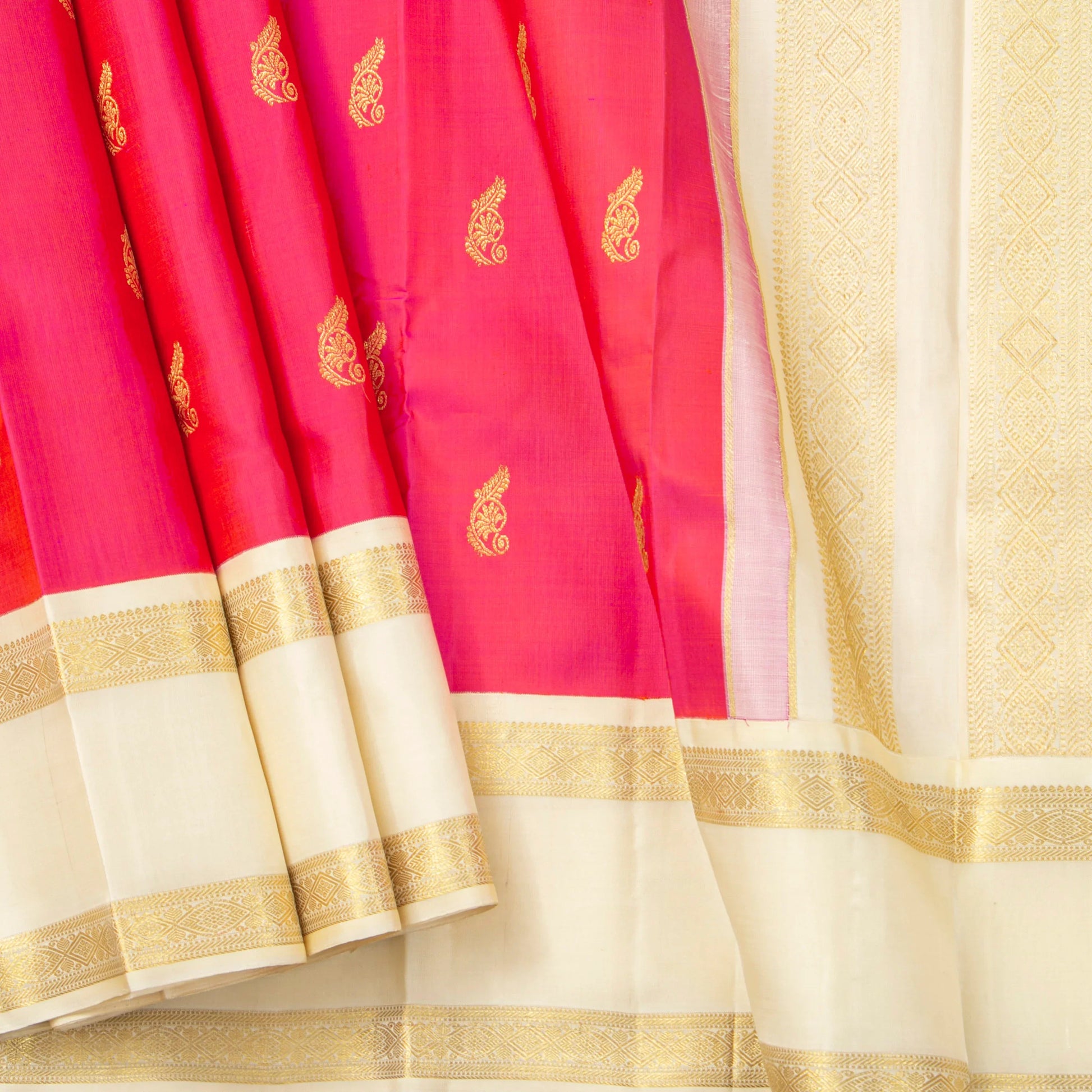 Pink And Off White Kanchipuram Silk Saree For Festive Wear PV NYC 1903 - Silk Sari - Panjavarnam PV NYC 1903