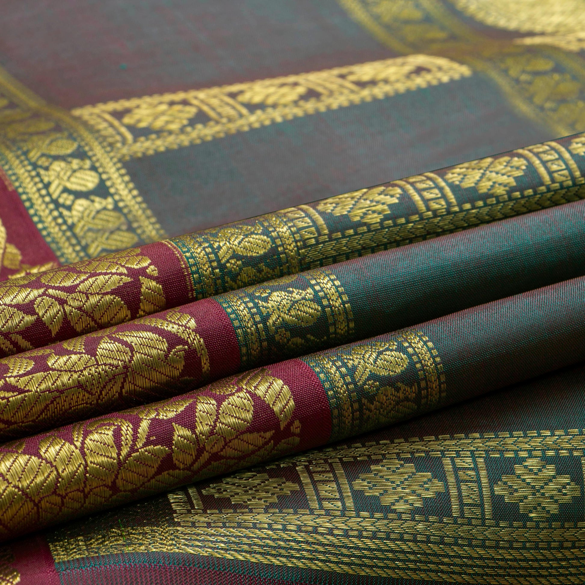 Manthulir Green And Maroon Kanchipuram Silk Saree For Wedding Wear PV NYC 1917 - Silk Sari - Panjavarnam PV NYC 1917
