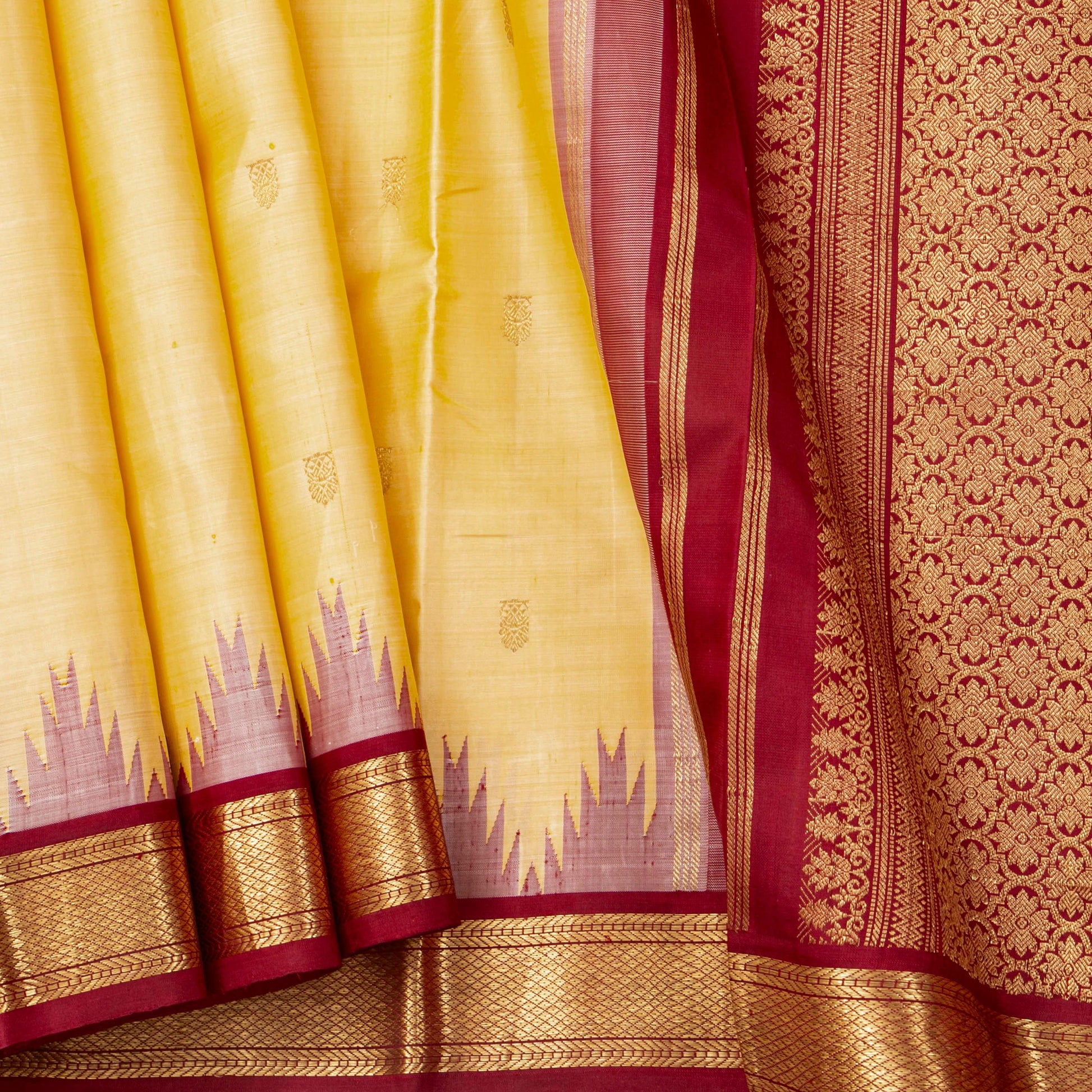 Off White And Maroon Kanchipuram Silk Saree For Festive Wear PV NYC 1913 - Silk Sari - Panjavarnam PV NYC 1913