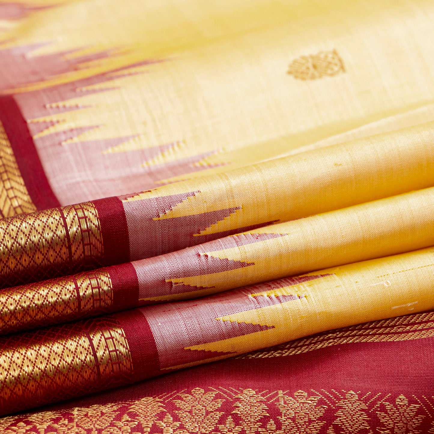 Off White And Maroon Kanchipuram Silk Saree For Festive Wear PV NYC 1913 - Silk Sari - Panjavarnam PV NYC 1913