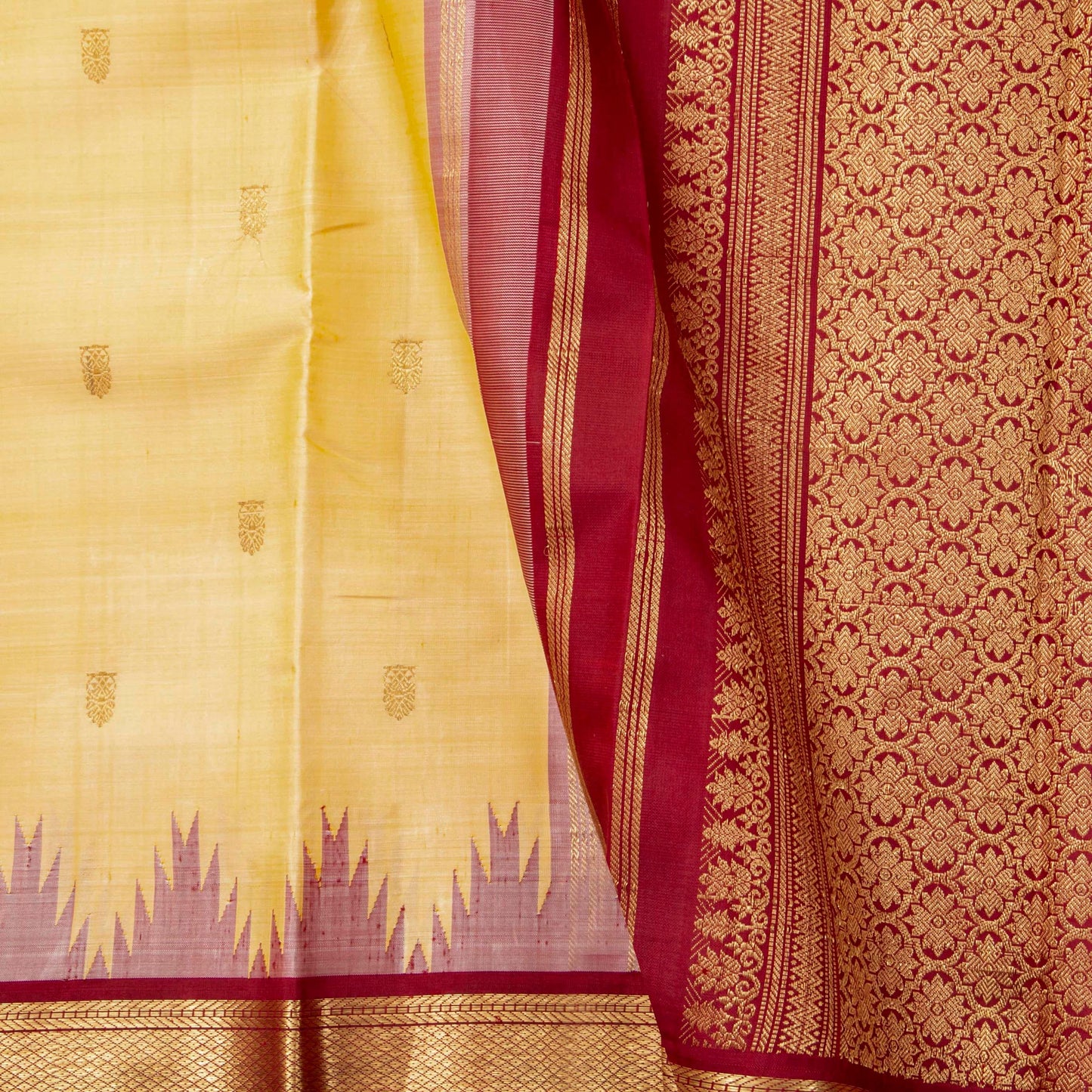 Off White And Maroon Kanchipuram Silk Saree For Festive Wear PV NYC 1913 - Silk Sari - Panjavarnam PV NYC 1913