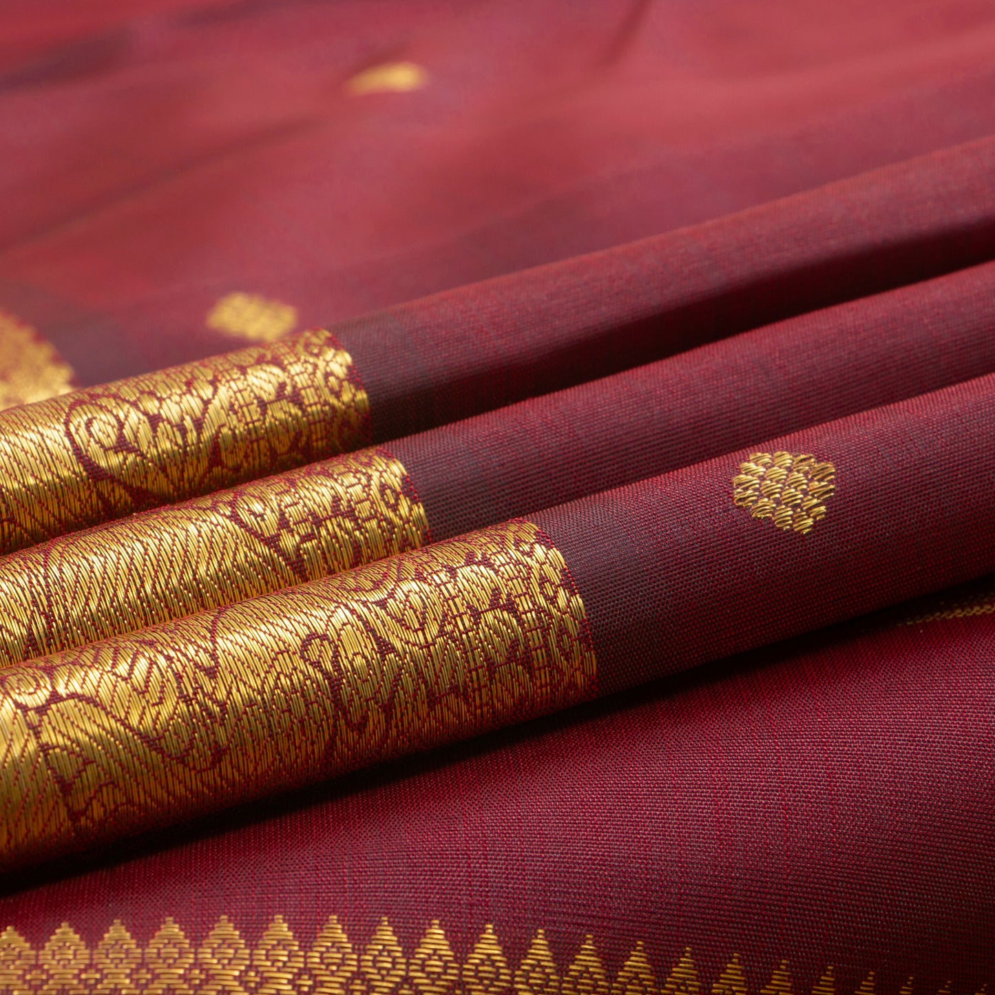 Maroon Kanjivaram Silk Saree With Medium Border Handwoven Pure Silk For Wedding Wear PV 2036