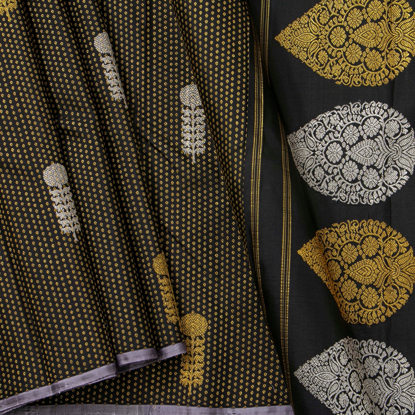 Black And Mauve Kanchipuram Silk Saree Borderless For Festive Wear PV NYC 2061