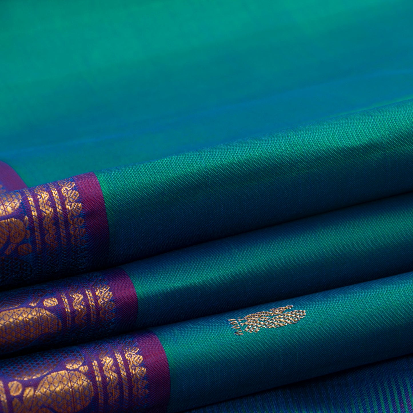 Mayilkazhuthu Green And Purple Kanchipuram Silk Saree With Small Border Handwoven Pure Silk For Festive Wear PV J 3767