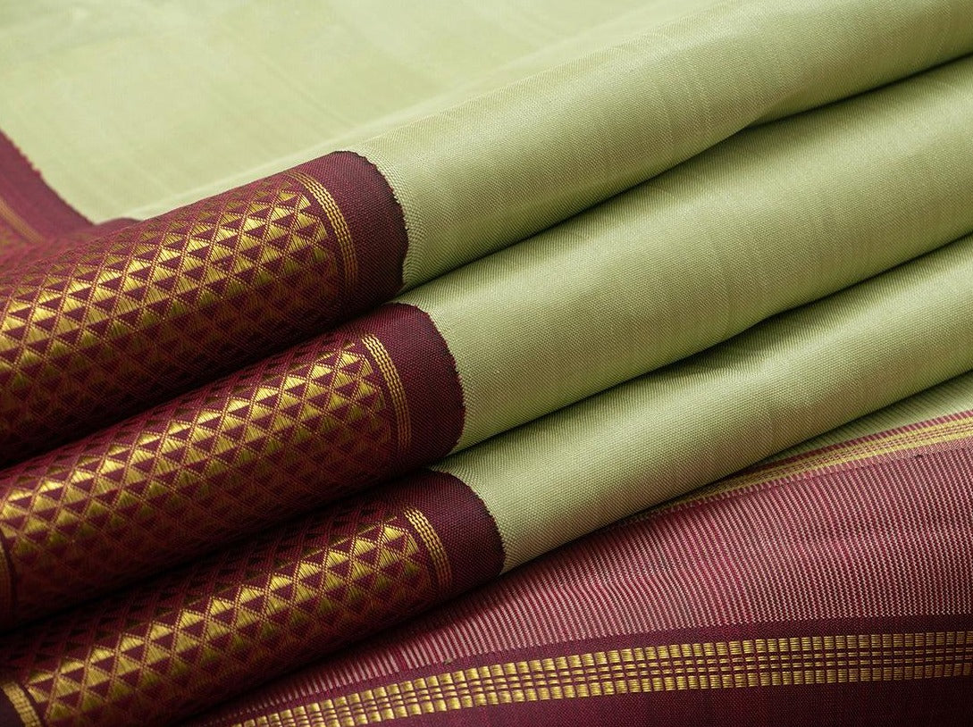 Elachi Green 9 Yards Kanchipuram Silk Saree Handwoven Pure Silk Pure Zari For Wedding Wear PV NYC 760 - 9 yards silk saree - Panjavarnam