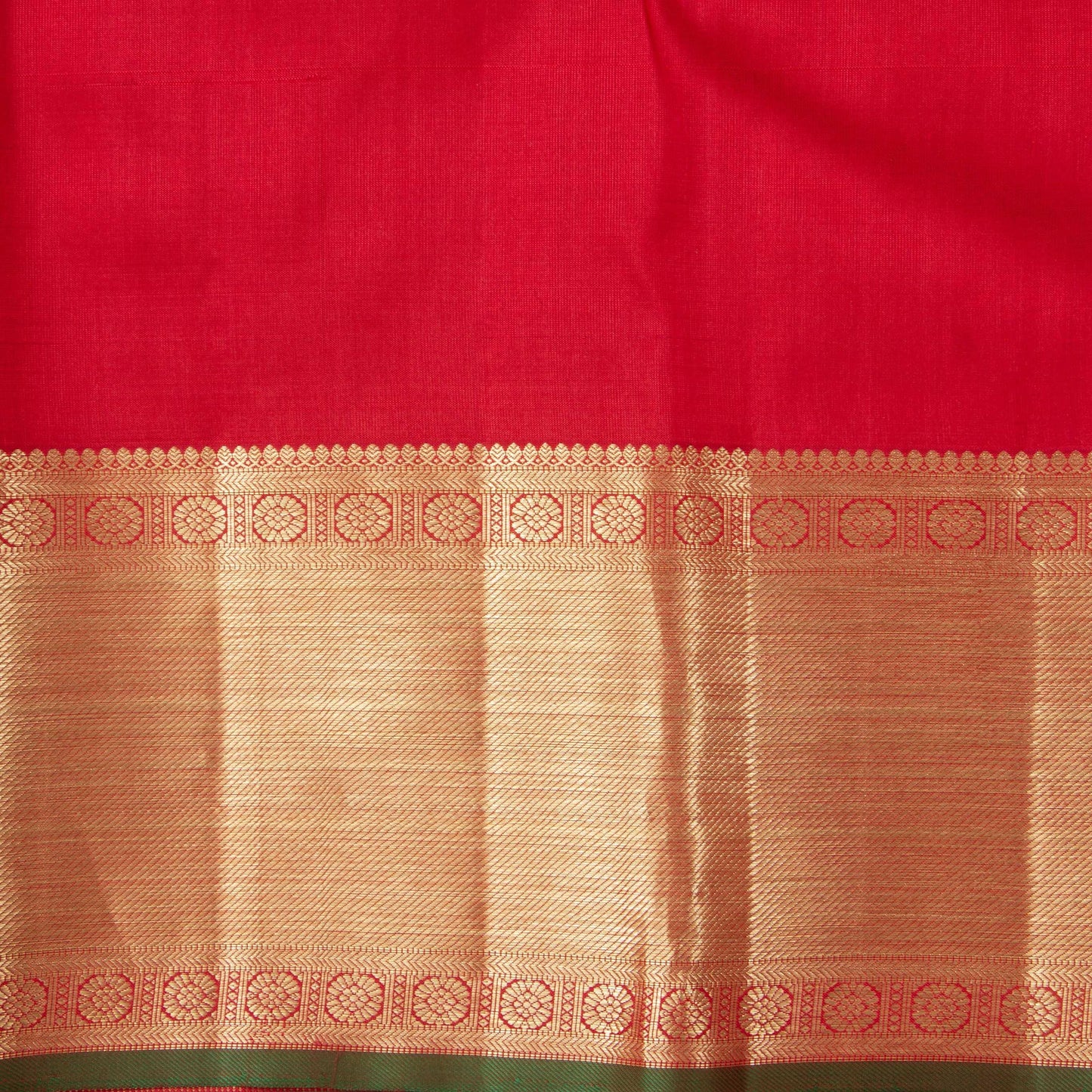 Gold Tissue And Red Kanchipuram Silk Saree With Medium Border Handwoven Pure Silk For Wedding Wear PV NYC 1124 - Silk Sari - Panjavarnam PV NYC 1124