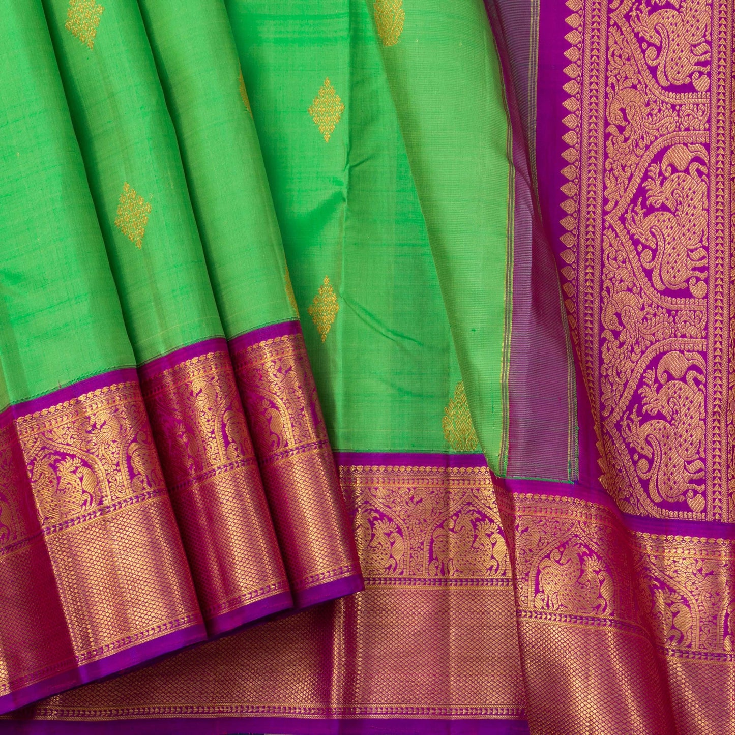 Green And Magenta Kanchipuram Silk Saree With Morning Evening Border Handwoven Pure Silk For Wedding Wear PV NYC 1224 - Silk Sari - Panjavarnam PV NYC 1224