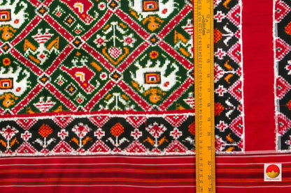 Green And Maroon Patan Patola Silk Saree Double Ikkat Handwoven Pure Silk For Festive Wear PIK 365 - Pochampally Silk - Panjavarnam
