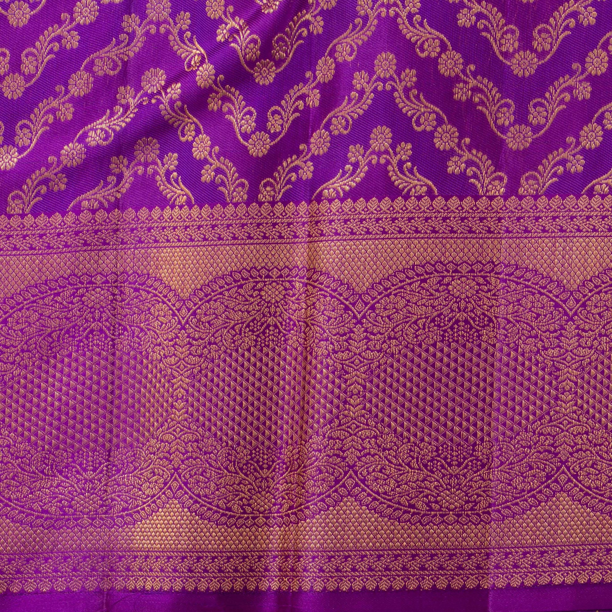 Green And Purple Kanchipuram Silk Saree With Medium Border Handwoven Pure Silk For Wedding Wear PV NYC 1221 - Silk Sari - Panjavarnam PV NYC 1221