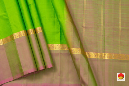 Green Kanchipuram Silk Saree Handwoven Pure Silk Light Weight With Medium Border - PV KNN 149 - Silk Sari - Panjavarnam PV KNN 149