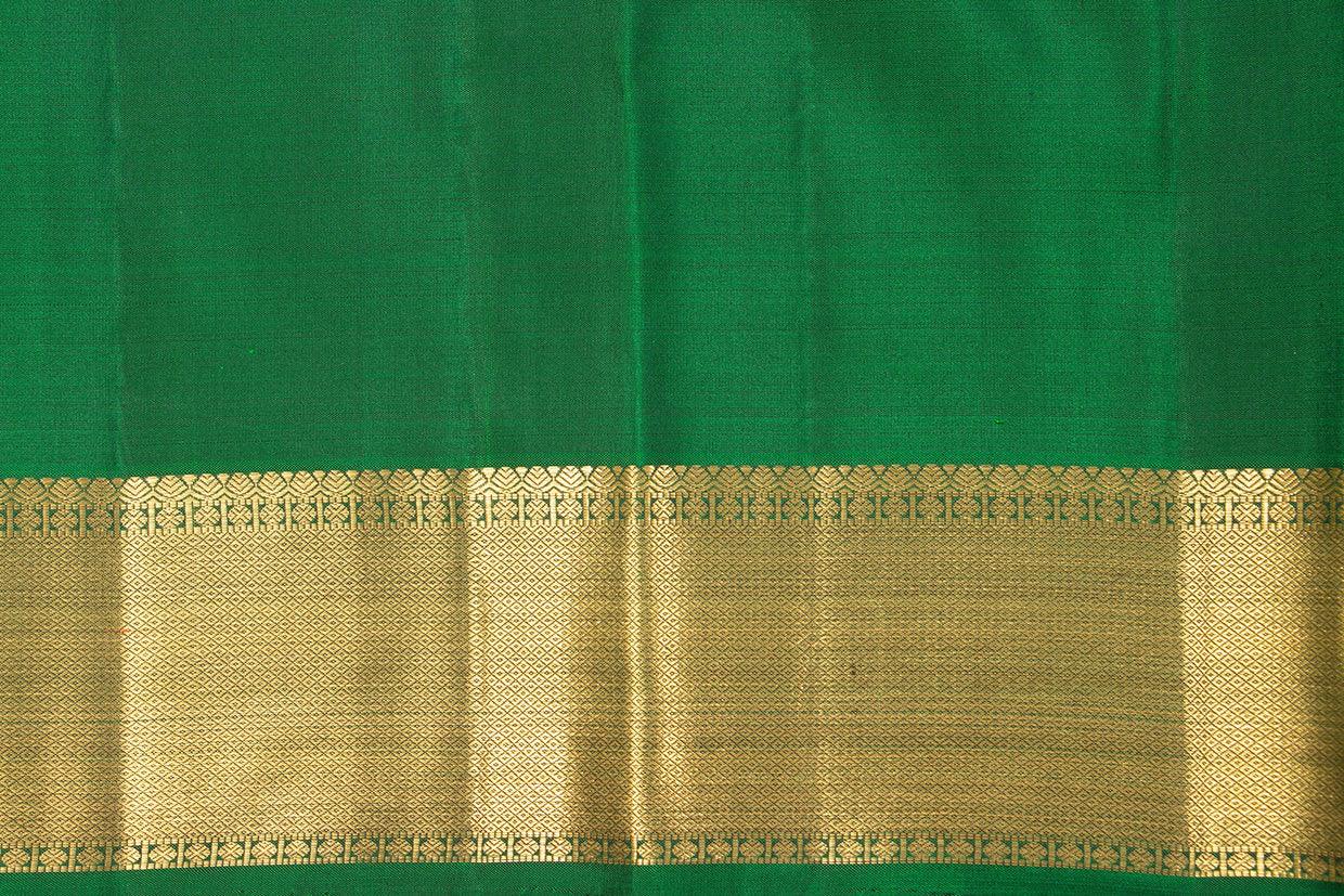 Green Kanchipuram Silk Saree With Kamalam Motifs And Medium Border Handwoven Pure Silk For Wedding Wear PV NYC 1014 - Silk Sari - Panjavarnam PV NYC 1014