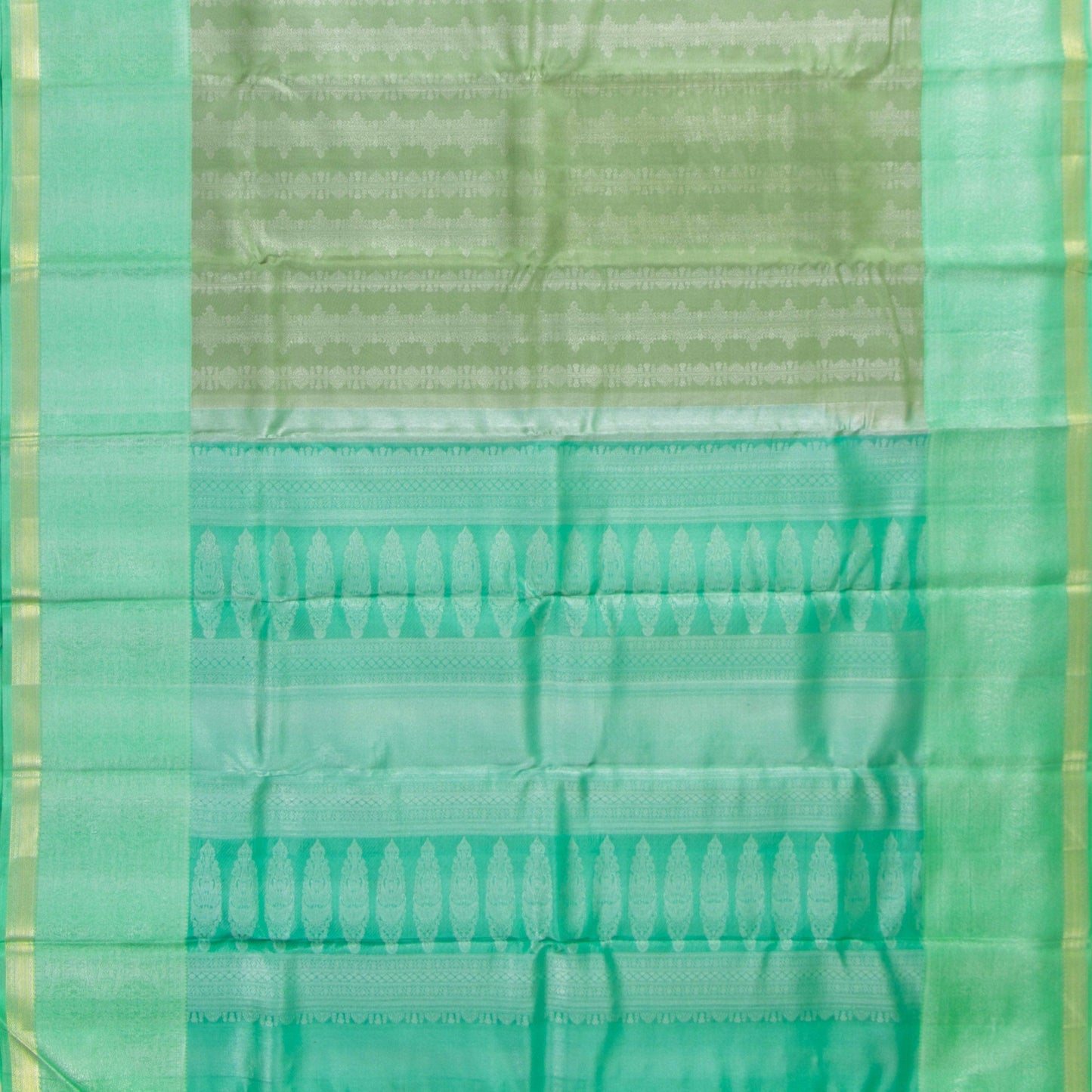 Green Kanchipuram Silk Saree With Medium Border Handwoven Pure Silk For Festive Wear PV NYC 1236 - Silk Sari - Panjavarnam PV NYC 1236