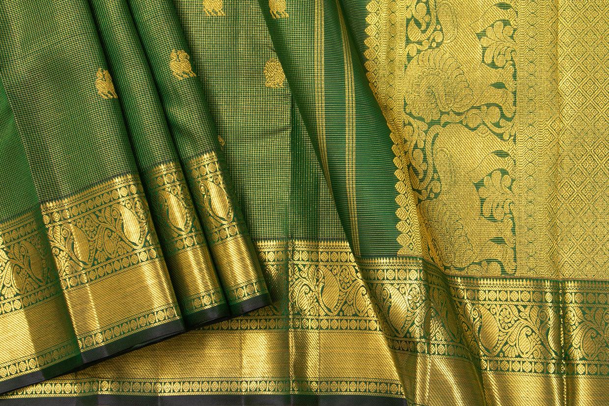 Green Kanchipuram Silk Saree With Medium Border Handwoven Pure Silk For Wedding Wear PV NYC 1025 - Silk Sari - Panjavarnam PV NYC 1025