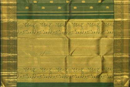 Green Kanchipuram Silk Saree With Medium Border Handwoven Pure Silk For Wedding Wear PV NYC 1025 - Silk Sari - Panjavarnam PV NYC 1025