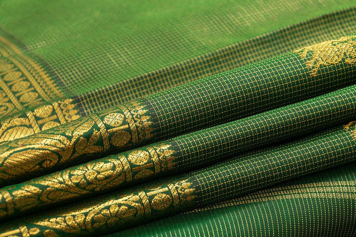 Green Kanchipuram Silk Saree With Medium Border Handwoven Pure Silk For Wedding Wear PV NYC 1025 - Silk Sari - Panjavarnam PV NYC 1025