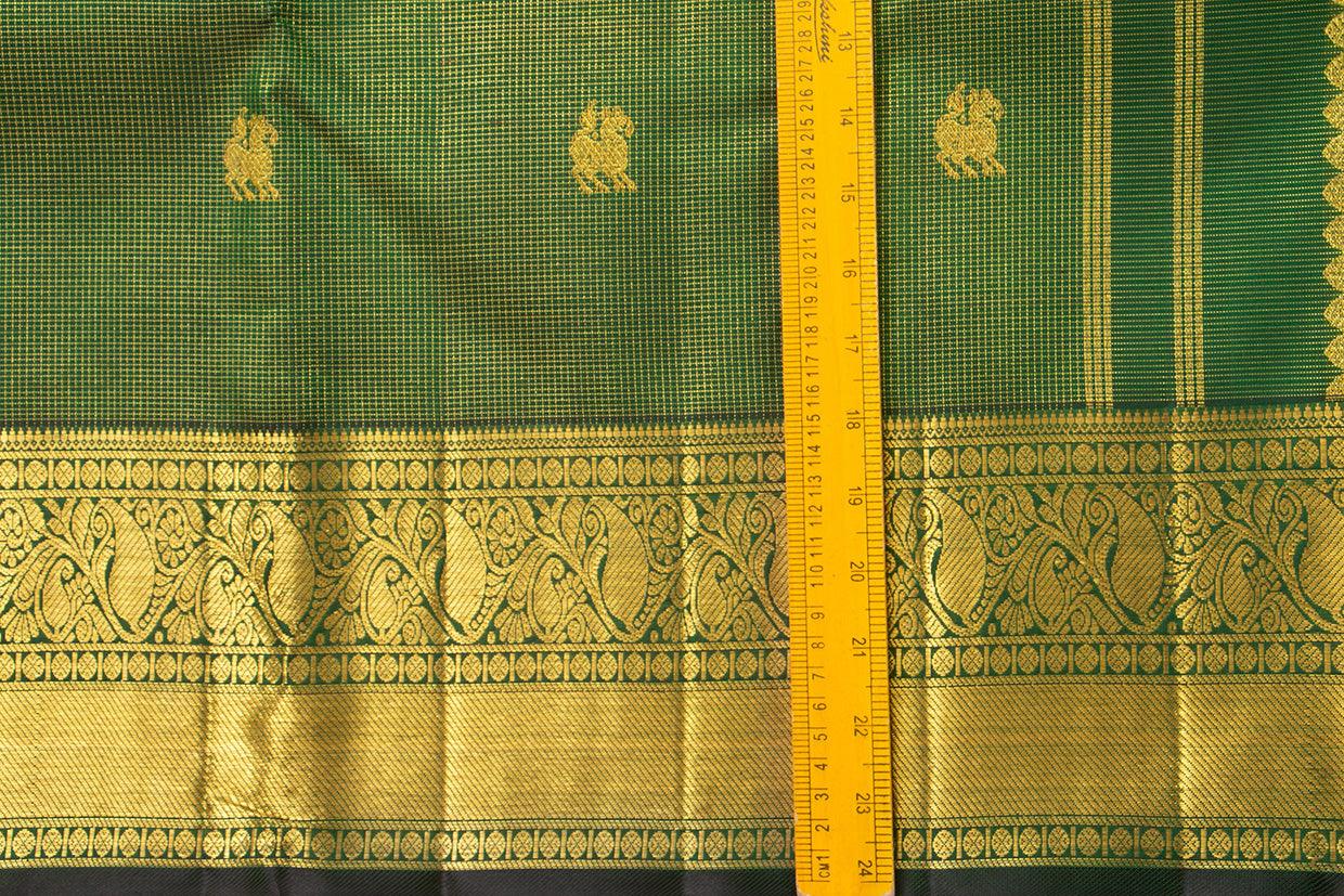 Green Kanchipuram Silk Saree With Medium Border Handwoven Pure Silk For Wedding Wear PV NYC 1025 - Silk Sari - Panjavarnam PV NYC 1025