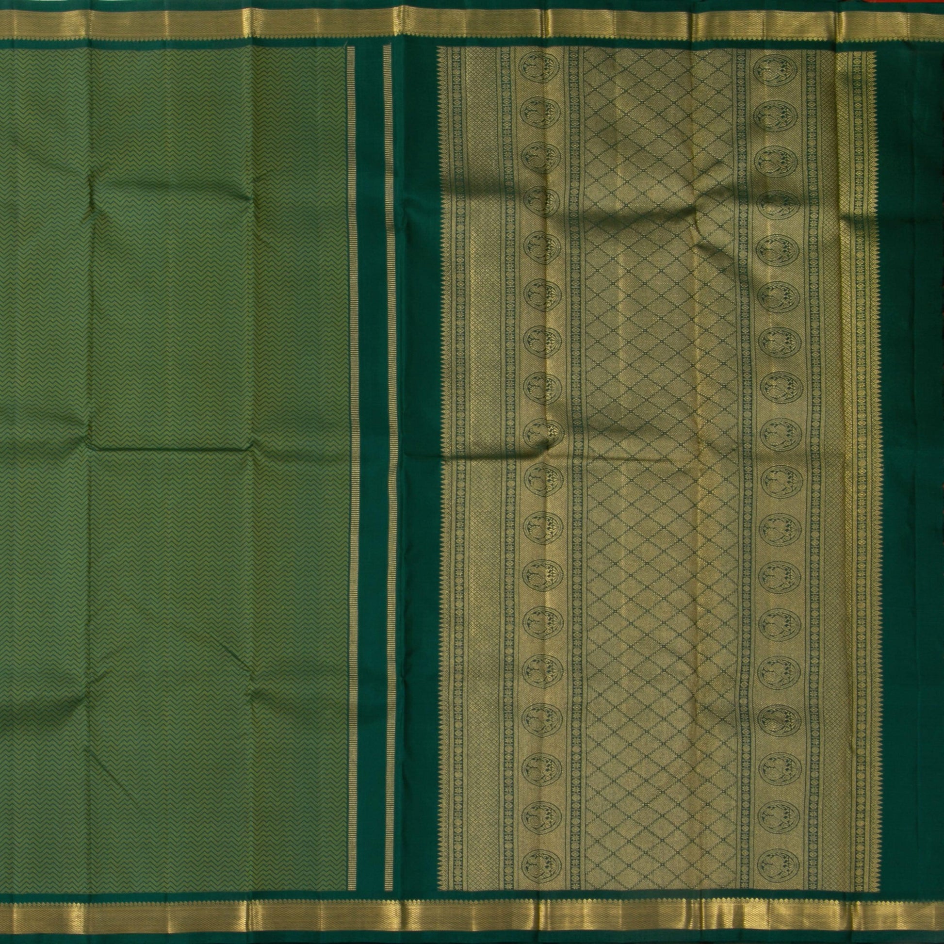 Green Kanchipuram Silk Saree With Small Border Handwoven Pure Silk For Festive Wear PV NYC 1164 - Silk Sari - Panjavarnam PV NYC 1164