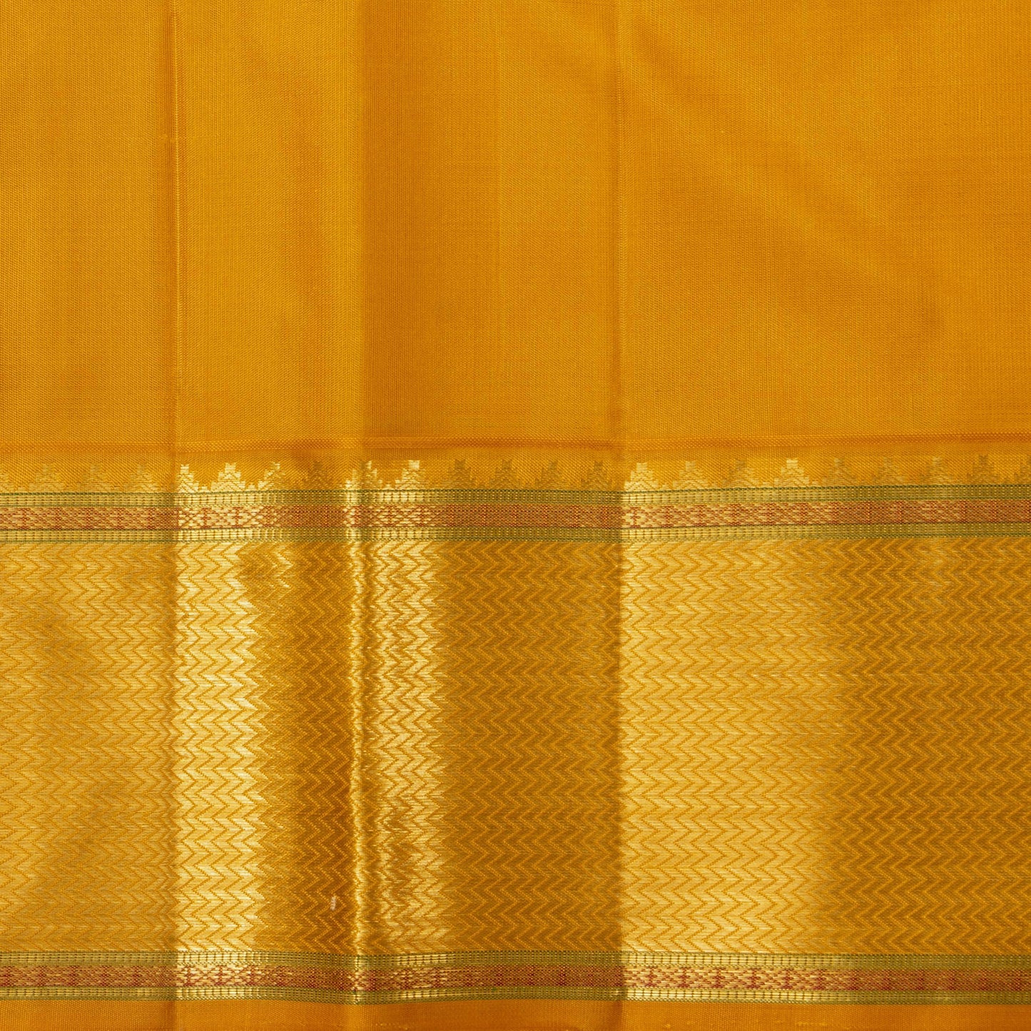 Maroon And Mustard Kanchipuram Silk Saree With Medium Border Handwoven Pure Silk For Wedding Wear PV NYC 1185 - Silk Sari - Panjavarnam PV NYC 1185