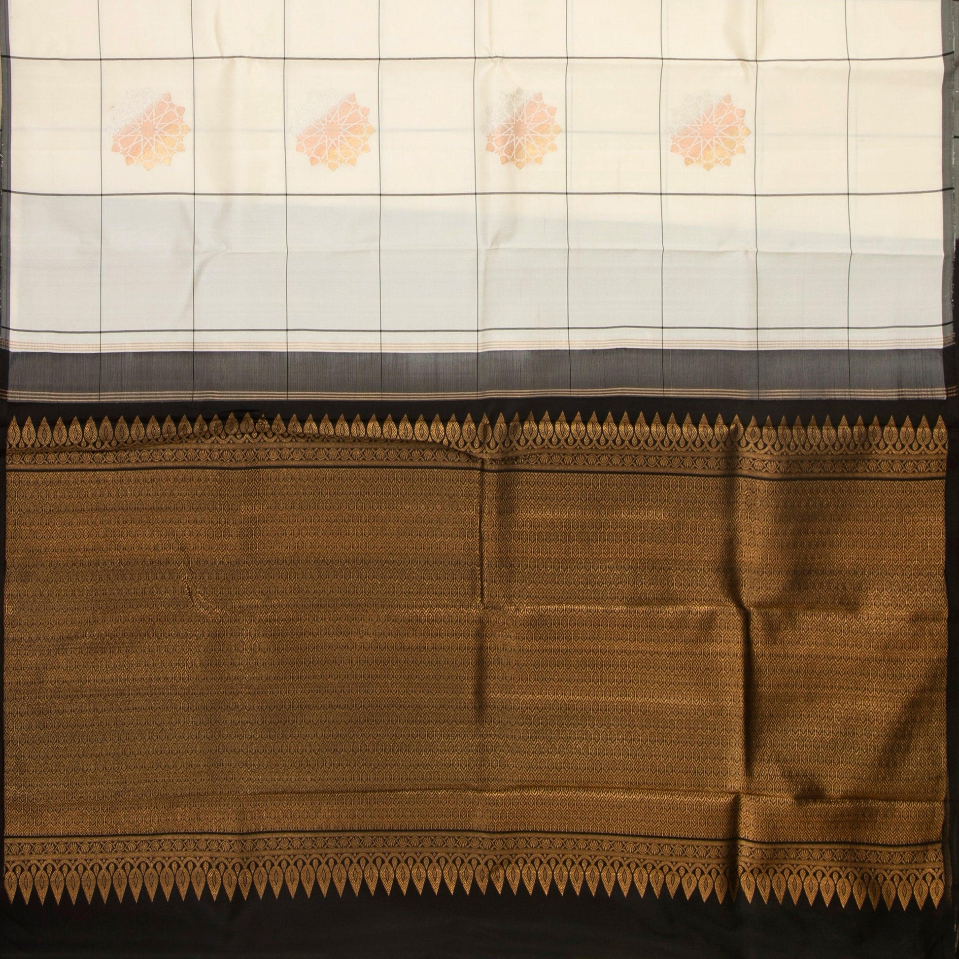 Off White And Black Kanchipuram Silk Saree Borderless Handwoven Pure Silk For Festive Wear PV NYC 1277 - Silk Sari - Panjavarnam PV NYC 1277