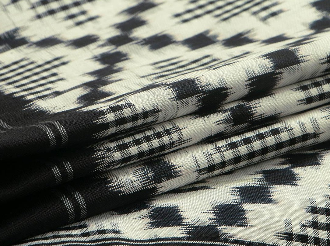 Off White And Black Pochampally Silk Saree Double Ikat Handwoven Pure Silk For Office Wear PIK 358 - Pochampally Silk - Panjavarnam