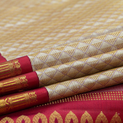 Off White And Red Kanchipuram Silk Saree With Medium Border Handwoven Pure Silk For Wedding Wear PV NYC 1137 - Silk Sari - Panjavarnam PV NYC 1137