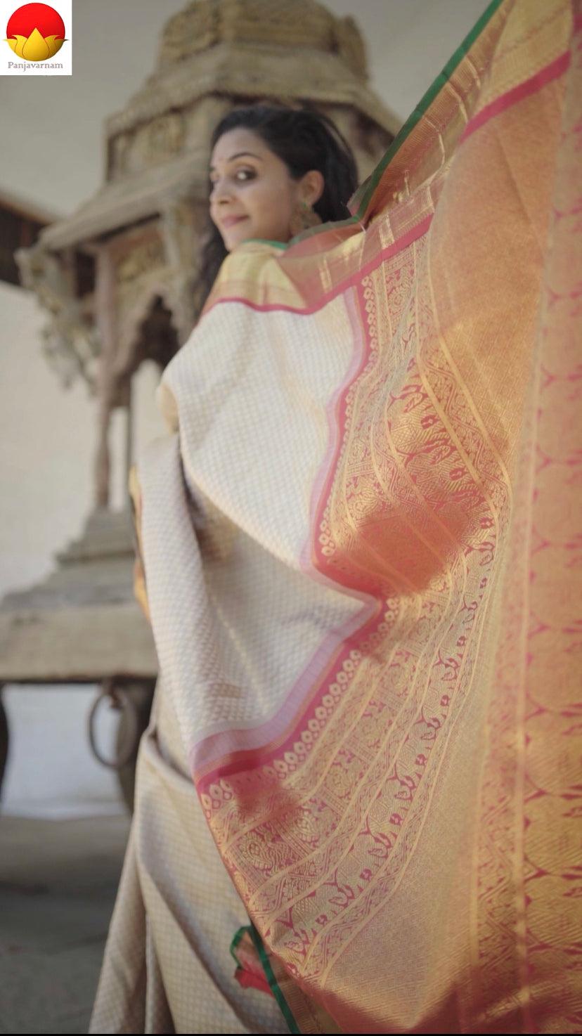Off White And Red Kanchipuram Silk Saree With Medium Border Handwoven Pure Silk For Wedding Wear PV NYC 1137 - Silk Sari - Panjavarnam PV NYC 1137