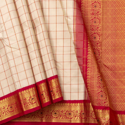 Off White And Red Kanchipuram Silk Saree With Small Border Handwoven Pure Silk For Wedding Wear PV NYC 1232 - Silk Sari - Panjavarnam PV NYC 1232