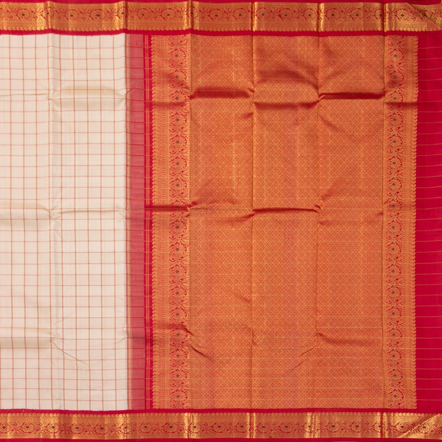 Off White And Red Kanchipuram Silk Saree With Small Border Handwoven Pure Silk For Wedding Wear PV NYC 1232 - Silk Sari - Panjavarnam PV NYC 1232