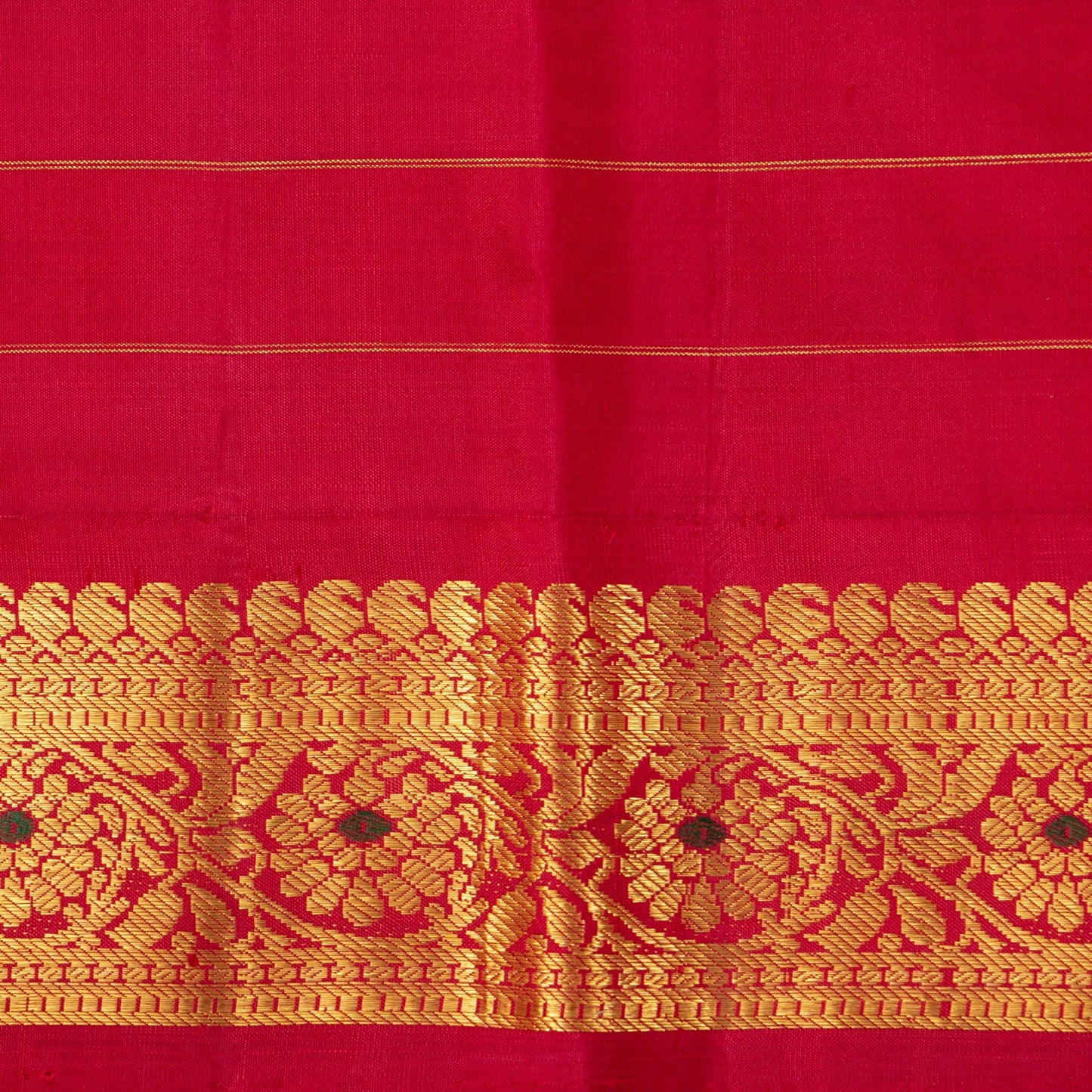 Off White And Red Kanchipuram Silk Saree With Small Border Handwoven Pure Silk For Wedding Wear PV NYC 1232 - Silk Sari - Panjavarnam PV NYC 1232