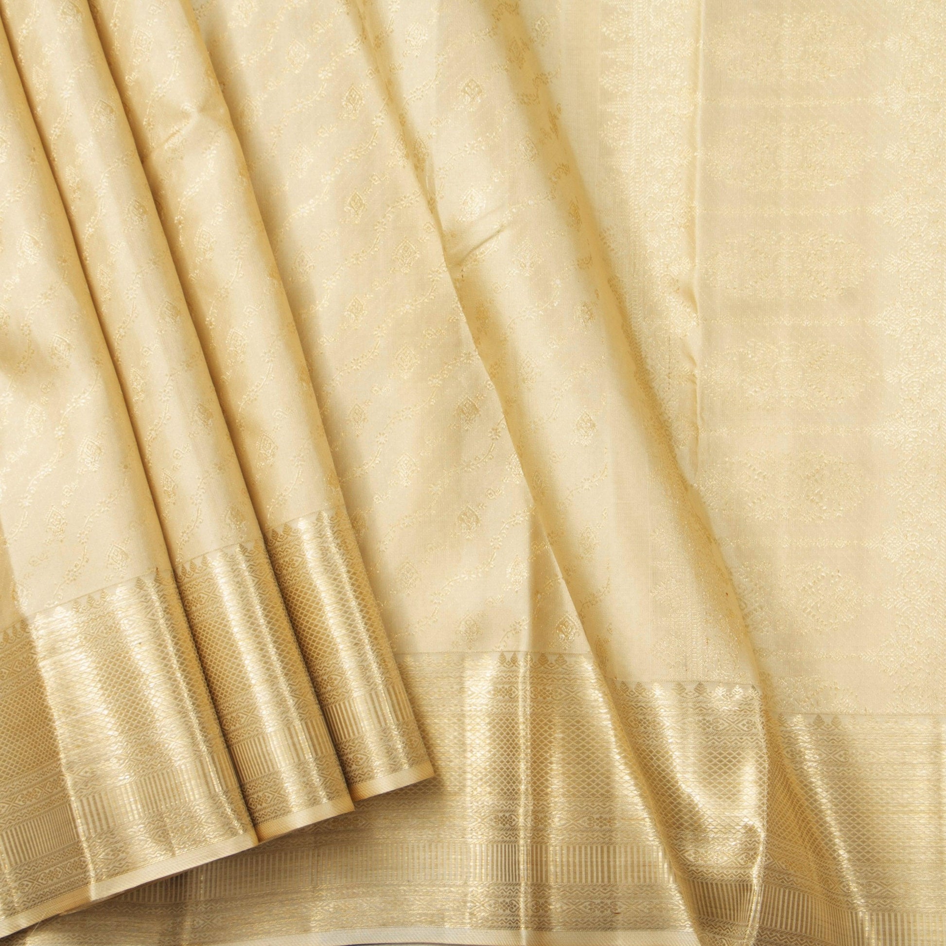 Off White Kanchipuram Silk Saree With Medium Border Handwoven Pure Silk For Wedding Wear PV NYC 1231 - Silk Sari - Panjavarnam PV NYC 1231