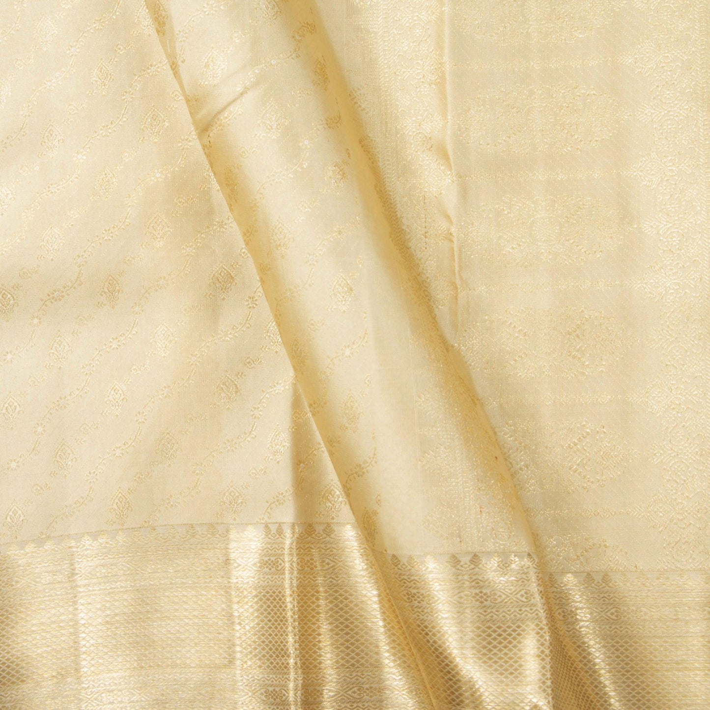 Off White Kanchipuram Silk Saree With Medium Border Handwoven Pure Silk For Wedding Wear PV NYC 1231 - Silk Sari - Panjavarnam PV NYC 1231