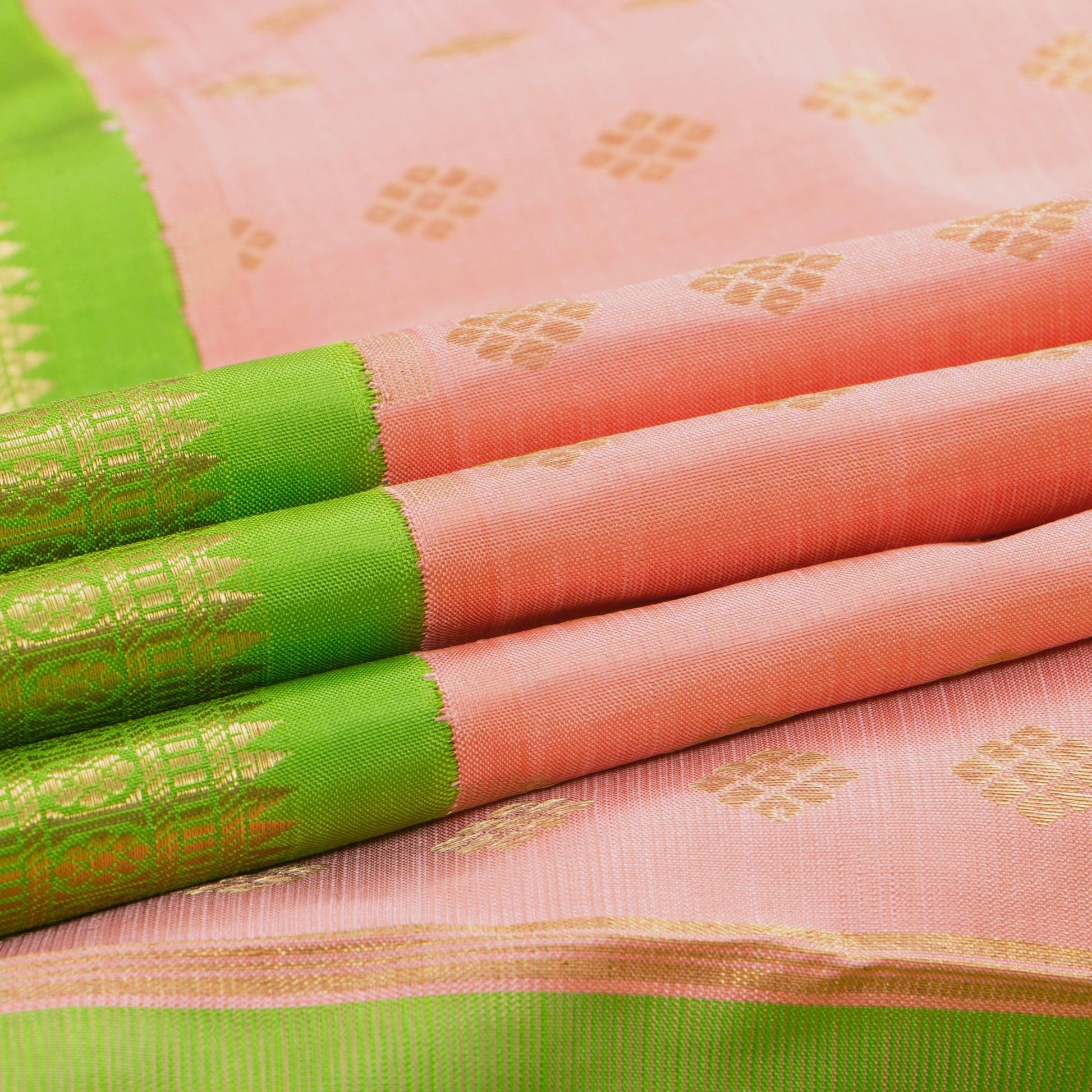 Pastel Peach And Green Kanchipuram Silk Saree With Medium Border Handwoven Pure Silk For Wedding Wear PV NYC 1135 - Silk Sari - Panjavarnam PV NYC 1135