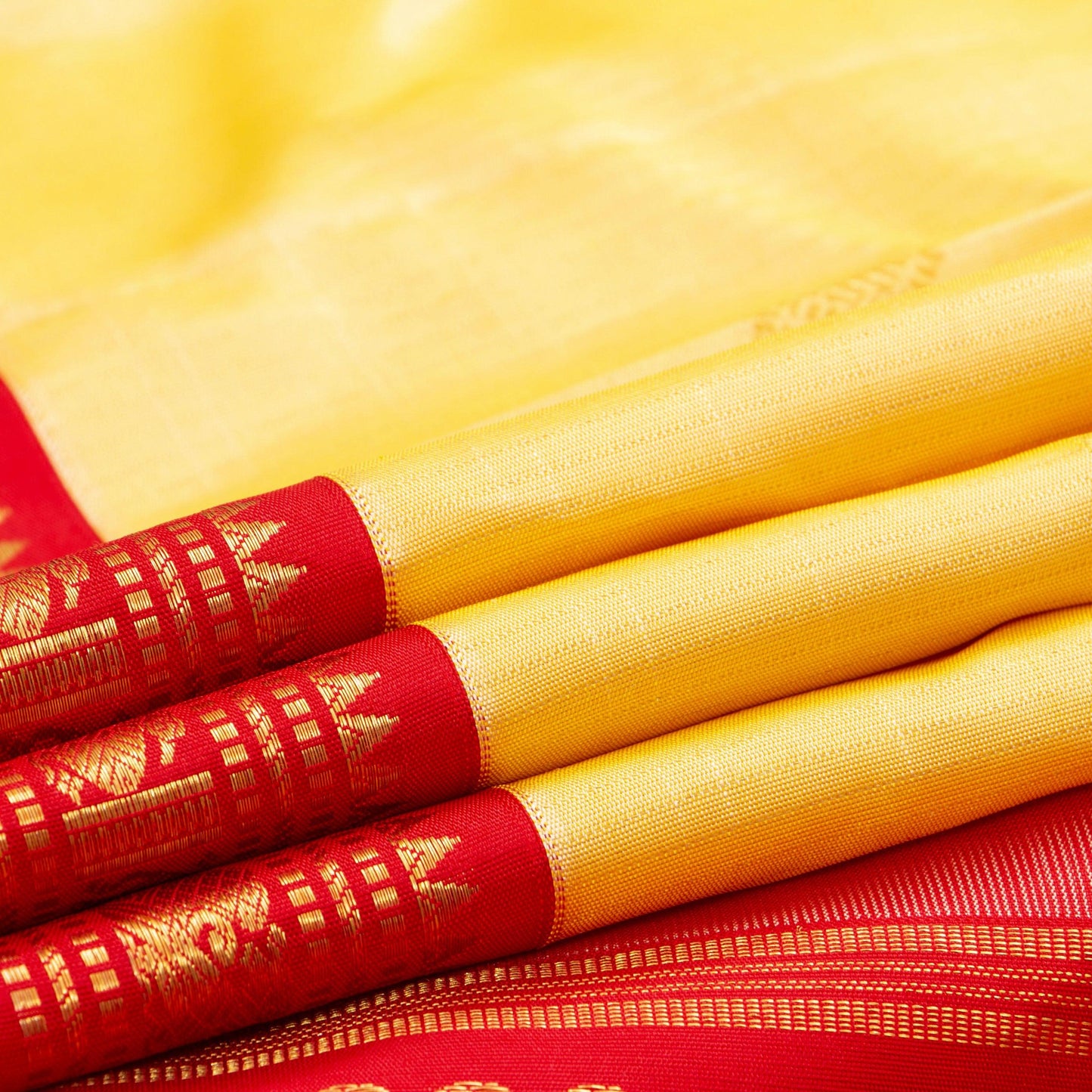 Pastel Yellow And Red Kanchipuram Silk Saree With Medium Border Handwoven Pure Silk For Wedding Wear PV NYC 1223 - Silk Sari - Panjavarnam PV NYC 1223