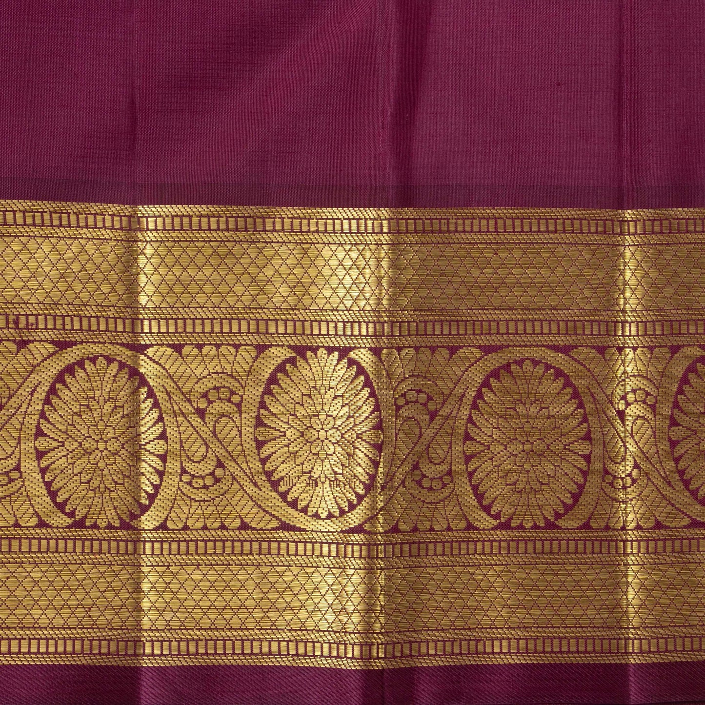 Peach And Maroon Kanchipuram Silk Saree With Medium Border Handwoven Pure Silk For Wedding Wear PV NYC 1143 - Silk Sari - Panjavarnam PV NYC 1143