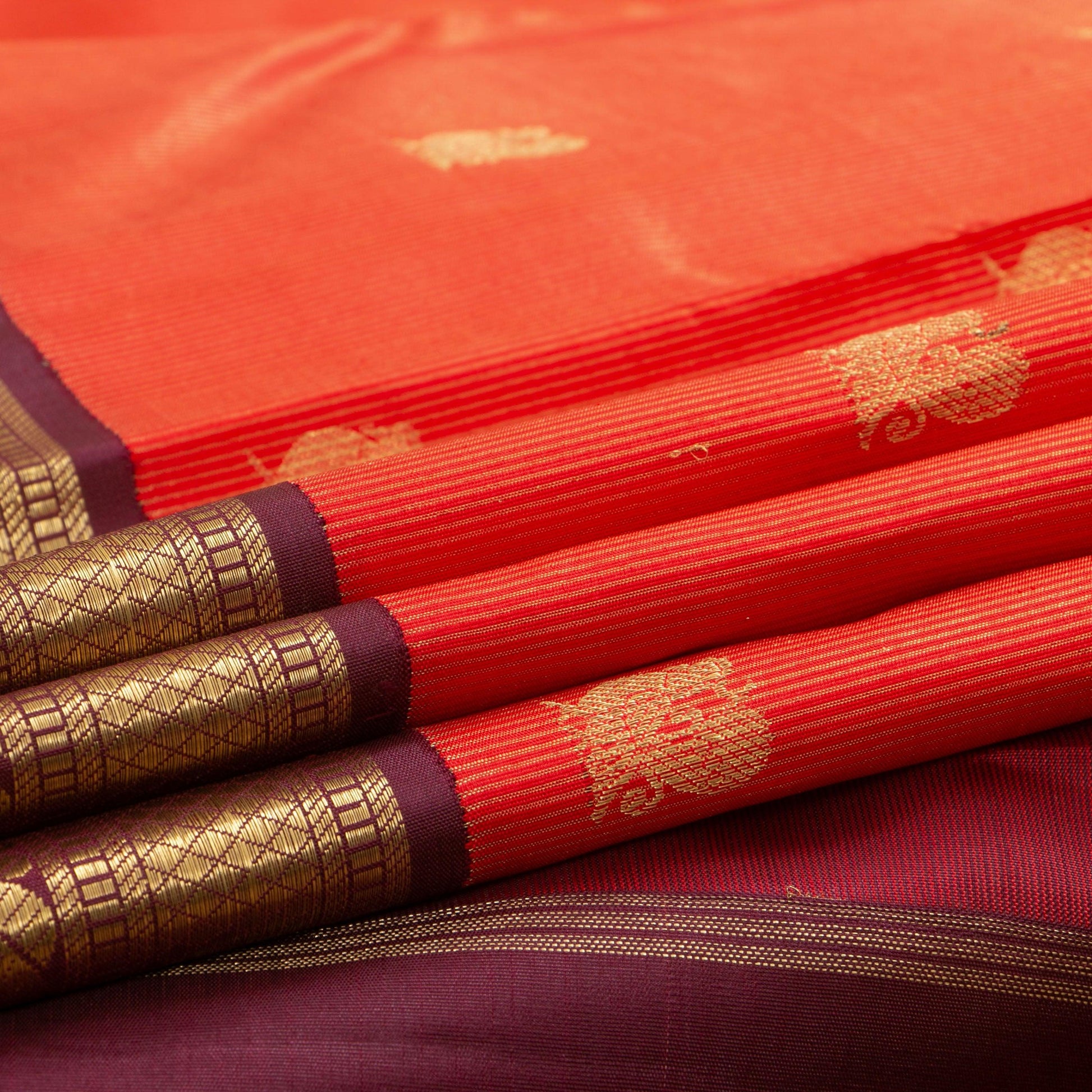 Red And Brown Kanchipuram Silk Saree With Medium Border Handwoven Pure Silk For Wedding Wear PV NYC 1132 - Silk Sari - Panjavarnam PV NYC 1132