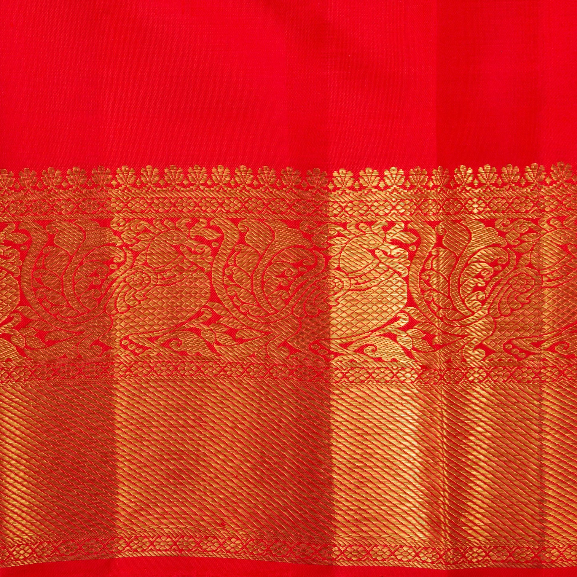 Red Kanchipuram Silk Saree With Medium Border Handwoven Pure Silk For Wedding Wear PV NYC 1187 - Silk Sari - Panjavarnam PV NYC 1187