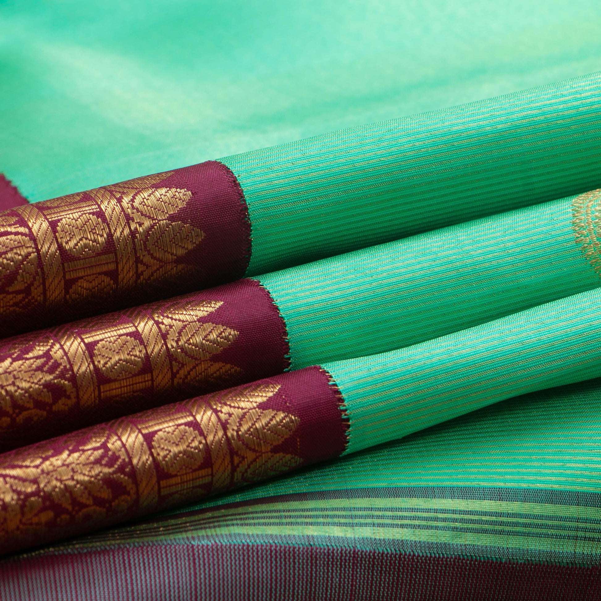 Sea Green And Maroon Kanchipuram Silk Saree With Morning Evening Border Handwoven Pure Silk For Wedding Wear PV NYC 1120 - Silk Sari - Panjavarnam PV NYC 1120