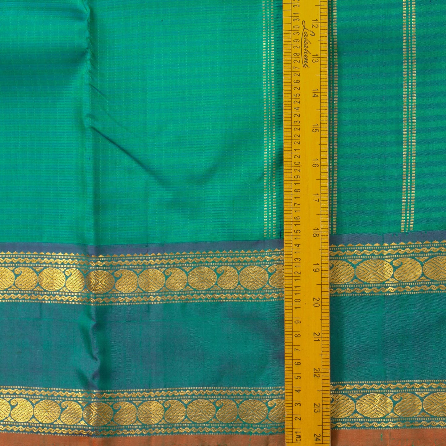 Sea Green Kanjivaram Silk Saree With Medium Border Handwoven Pure Silk For Festival Wear PV J 2934 - Silk Sari - Panjavarnam PV J 2934