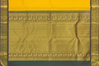 Yellow And Green Kanchipuram Silk Saree With Medium Border Handwoven Pure Silk For Festive Wear PV J 260 - Silk Sari - Panjavarnam