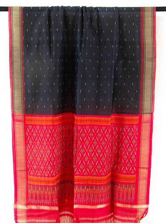 Black And Red Pochampally Ikkat Silk Dupatta PVD 1002 - Dupattas - Panjavarnam PVD 1002