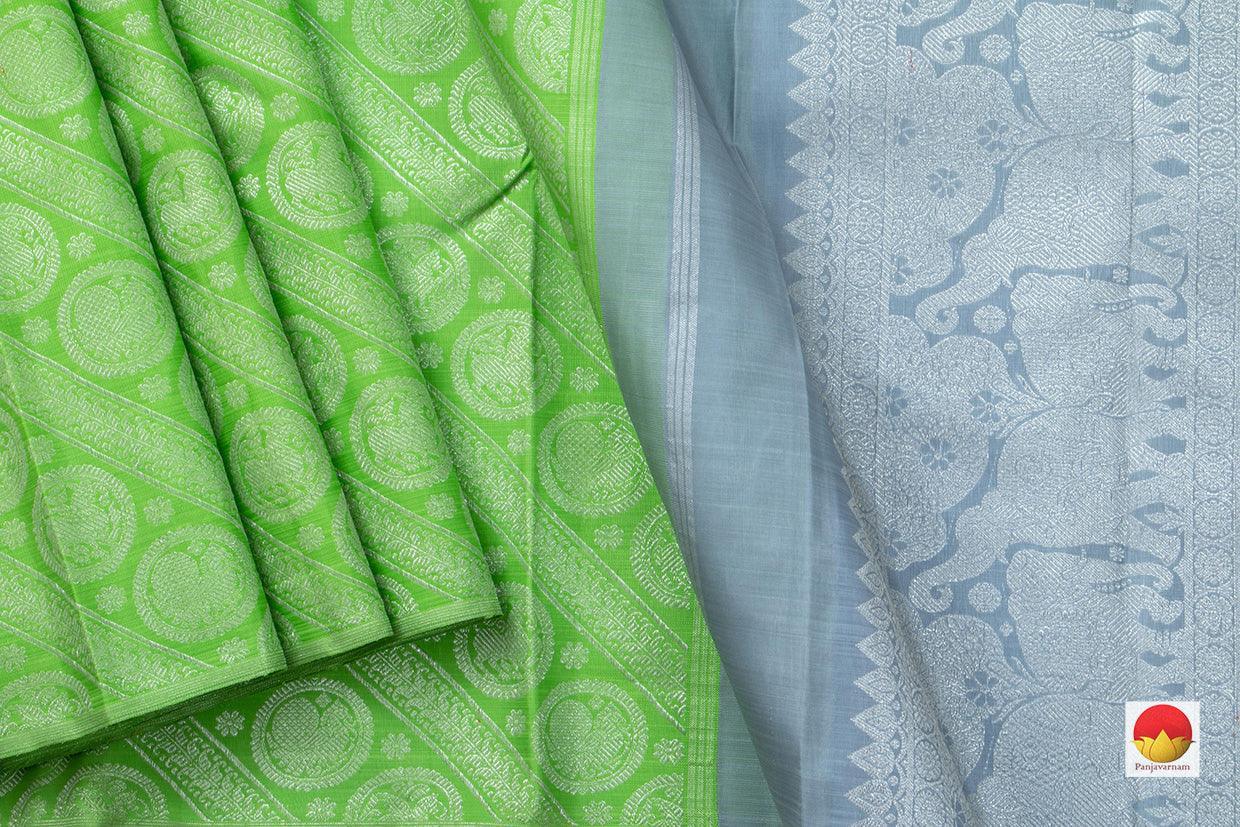 Borderless Green Kanchipuram Silk Saree Handwoven Pure Silk Pure Zari For Wedding Wear PV NYC 539 - Silk Sari - Panjavarnam PV NYC 539