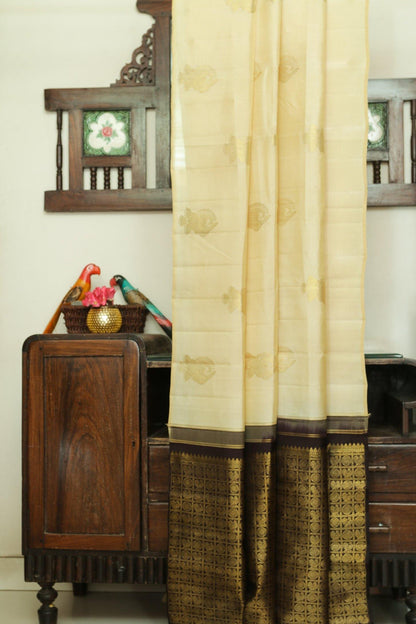 Borderless Handwoven Pure Silk Kanjivaram Saree - Pure Zari - PA 120 Archives - Silk Sari - Panjavarnam