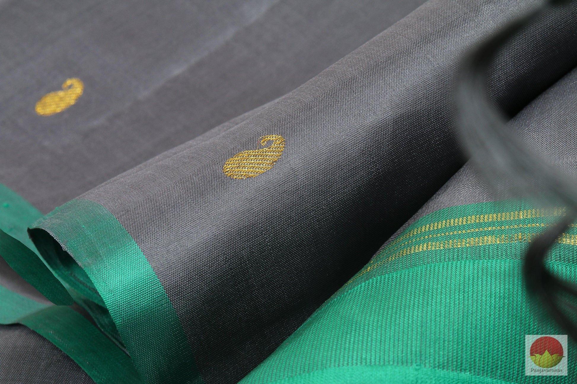 Borderless - Handwoven Pure Silk Kanjivaram Saree - Pure Zari - PV G 1970 Archives - Silk Sari - Panjavarnam