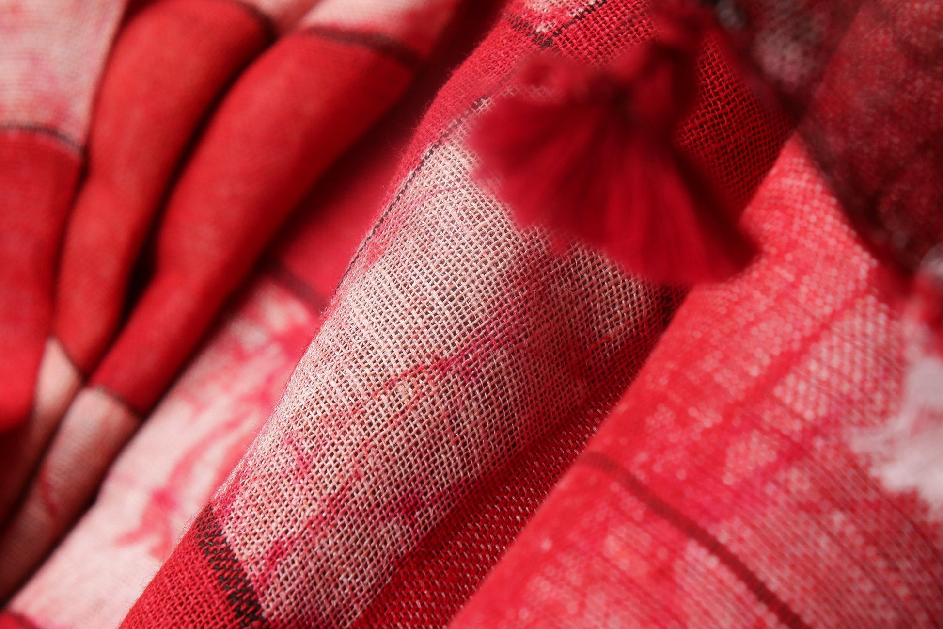 Handwoven Linen Saree - Batik Print - PL 46 - Linen Sari - Panjavarnam PL 45