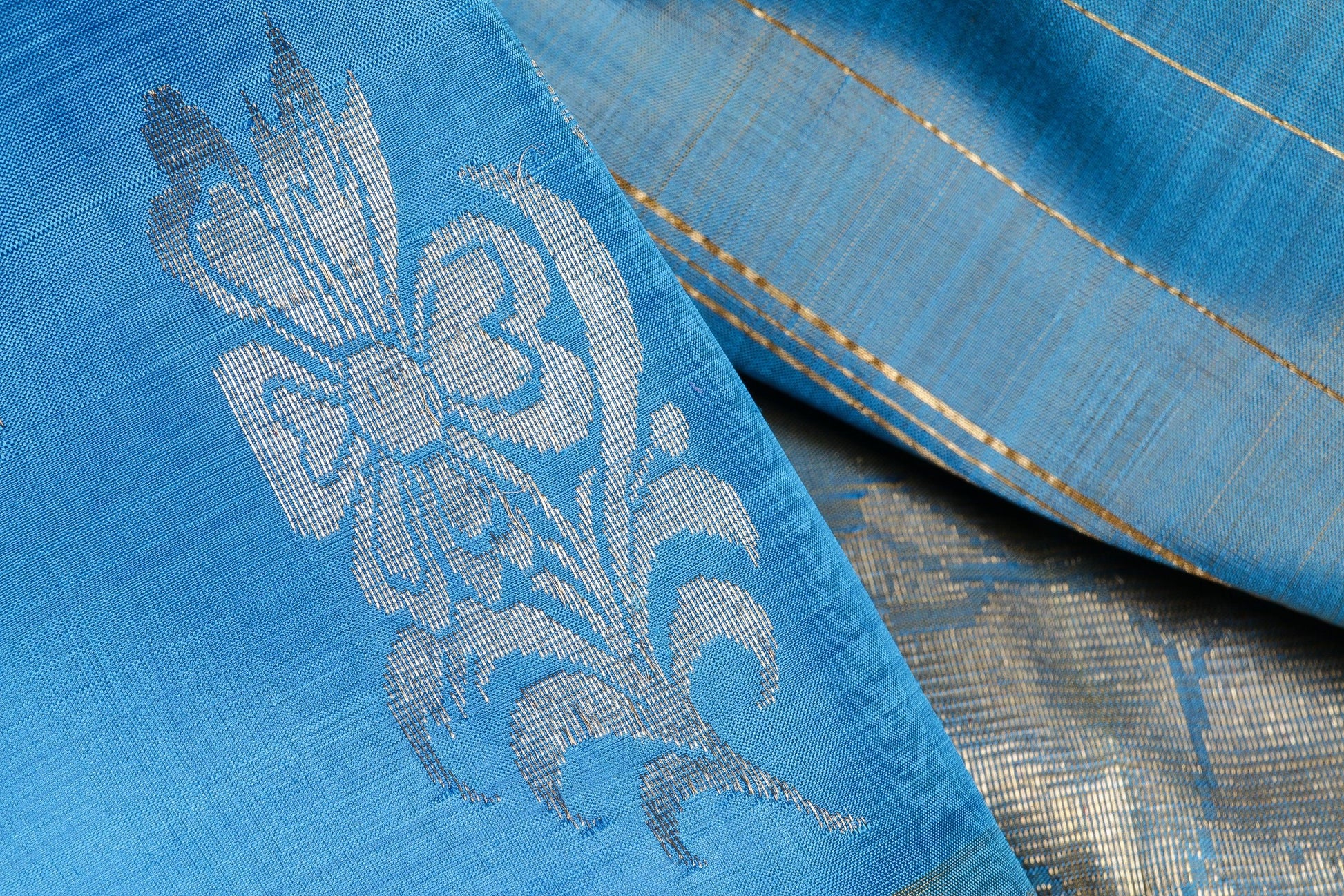 Light Weight Handwoven Kanjivaram Pure Silk Saree - PVM 0318 1288 - Silk Sari - Panjavarnam