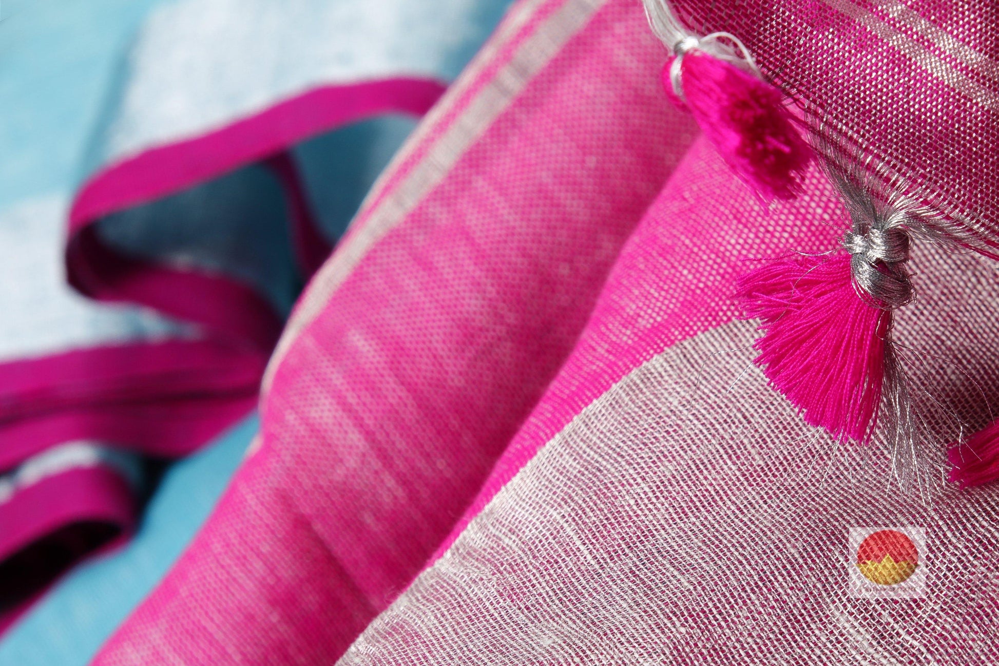 fabric texture of linen saree