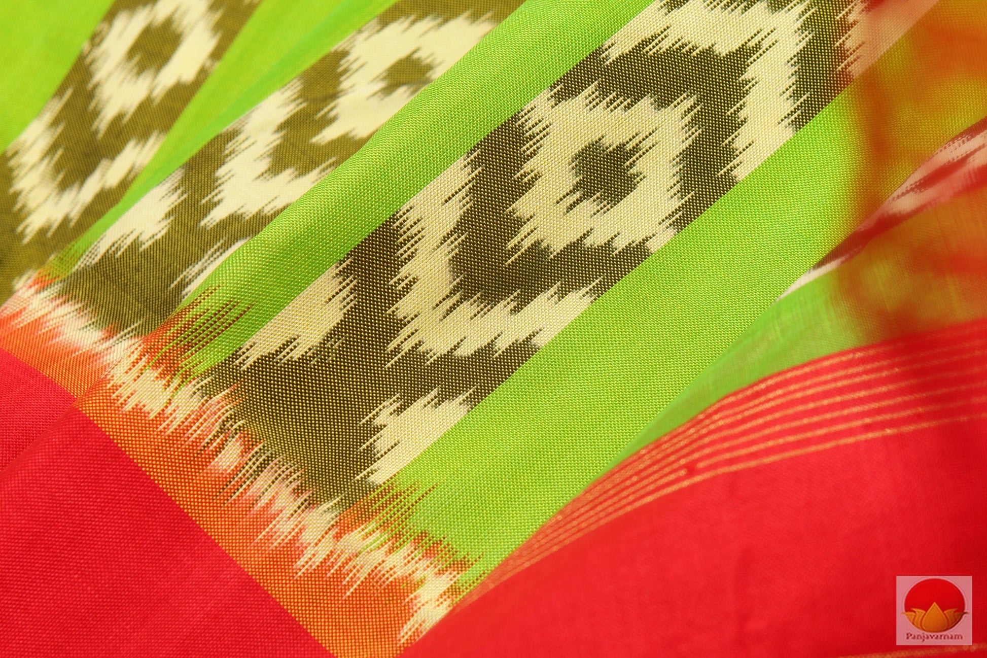 Pochampally Ikkat Saree - Pure Silk Handwoven Saree - PIK 9 - 5 - Archives - Pochampally Silk - Panjavarnam