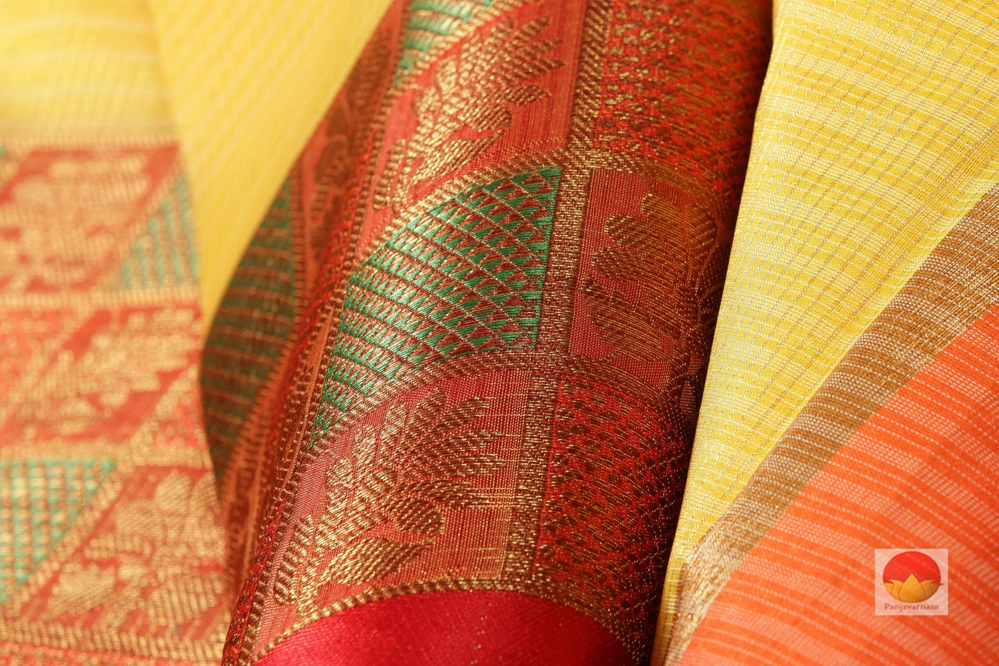 fabric detail of yarn in banarasi silk cotton saree