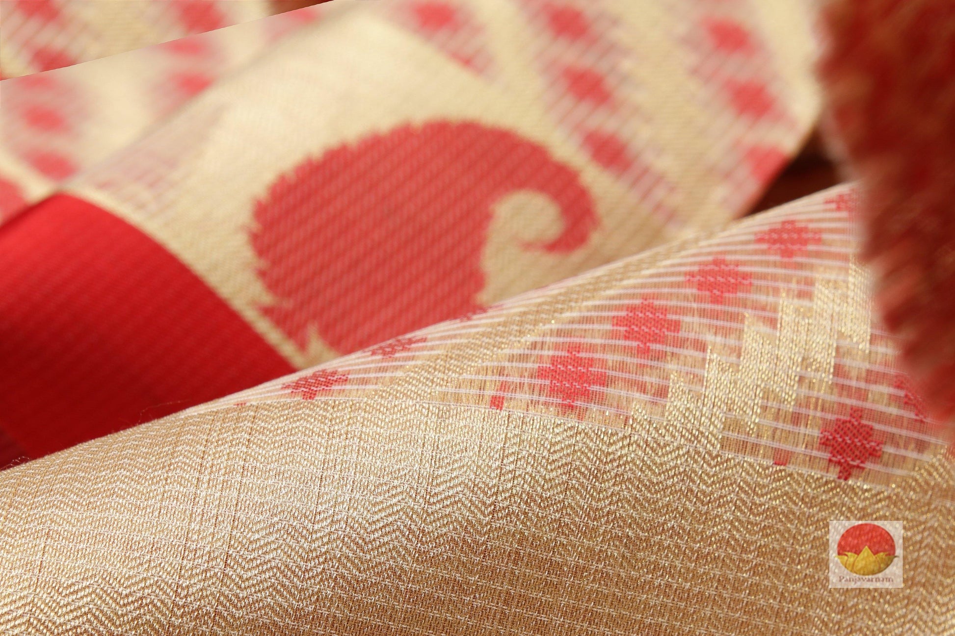 fabric detail of yarn in banarasi silk cotton saree