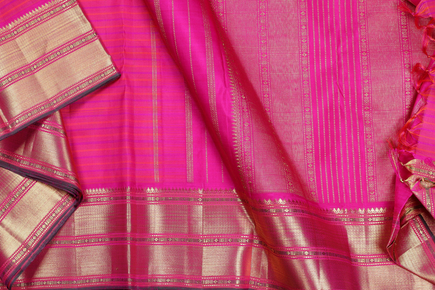 Traditional Design Handwoven Kanjivaram Pure Silk Saree - Pure Zari - PVA 0418 1353 Archives - Silk Sari - Panjavarnam